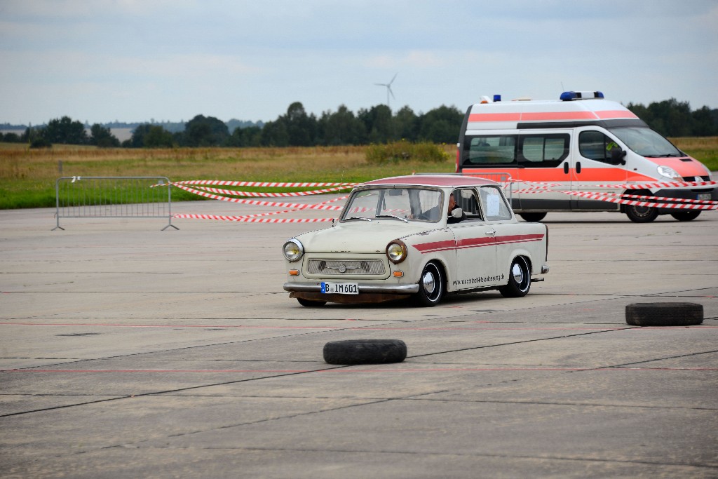 ../Images/VW Bus Festival Berlin 2014 024.jpg